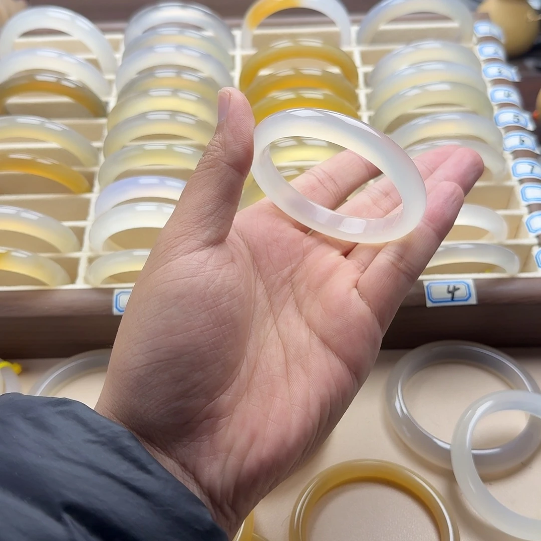 玛瑙/玉髓未镶嵌手镯56圈口