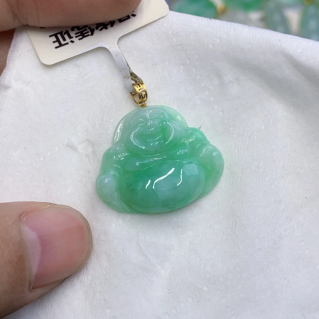 翡翠18K金镶嵌颈饰翡翠