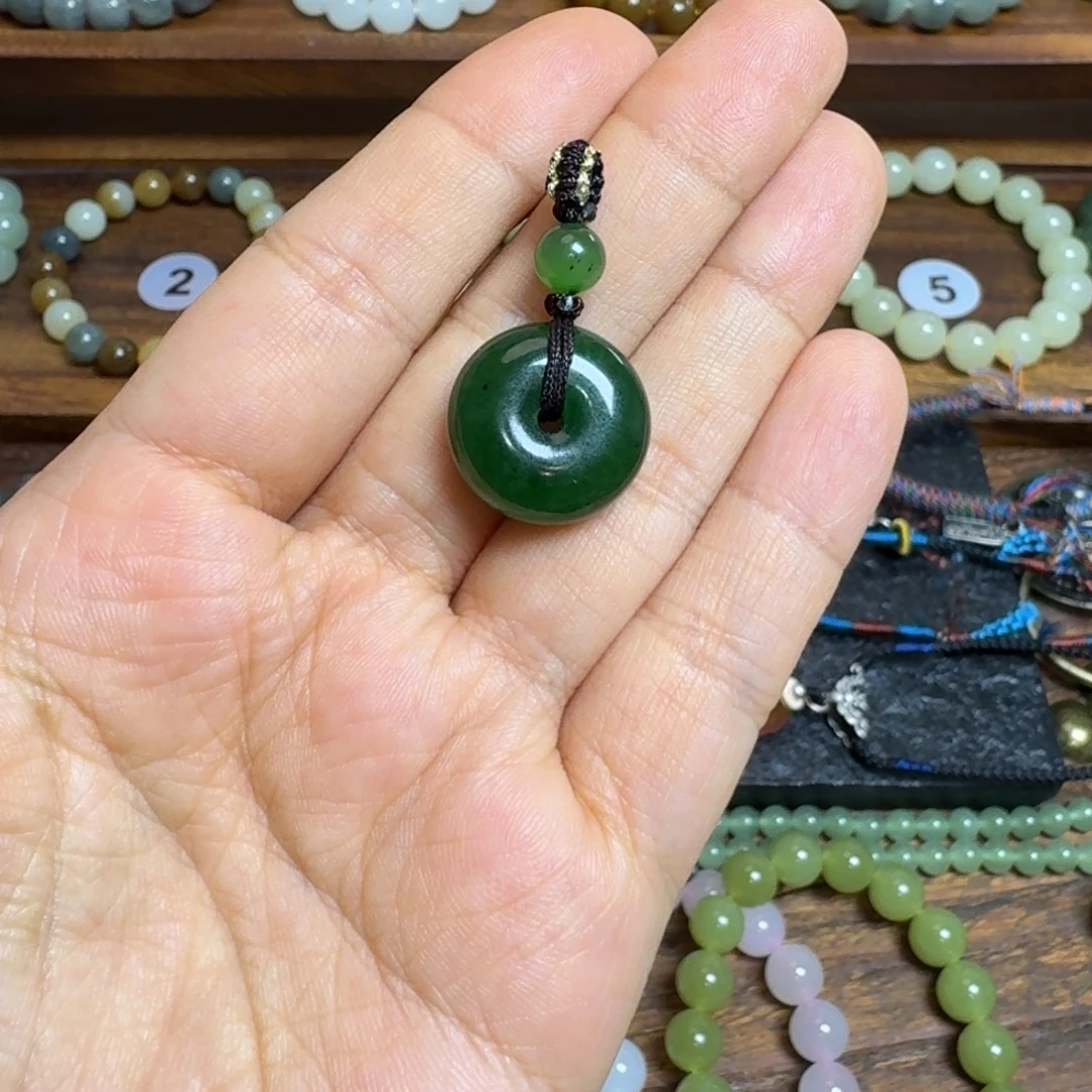 *****和田玉未镶嵌颈饰