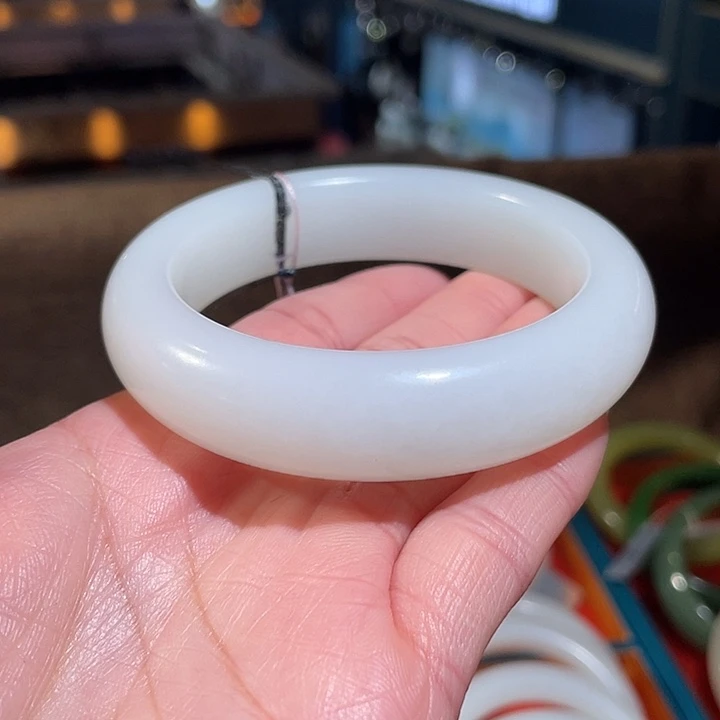 未镶嵌手镯和田玉56.5#82.5g