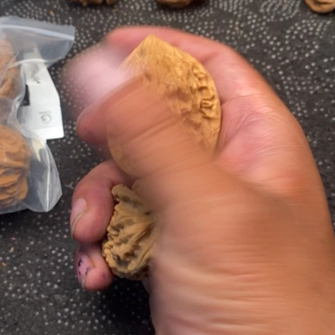 文玩核桃把件鸡心10米