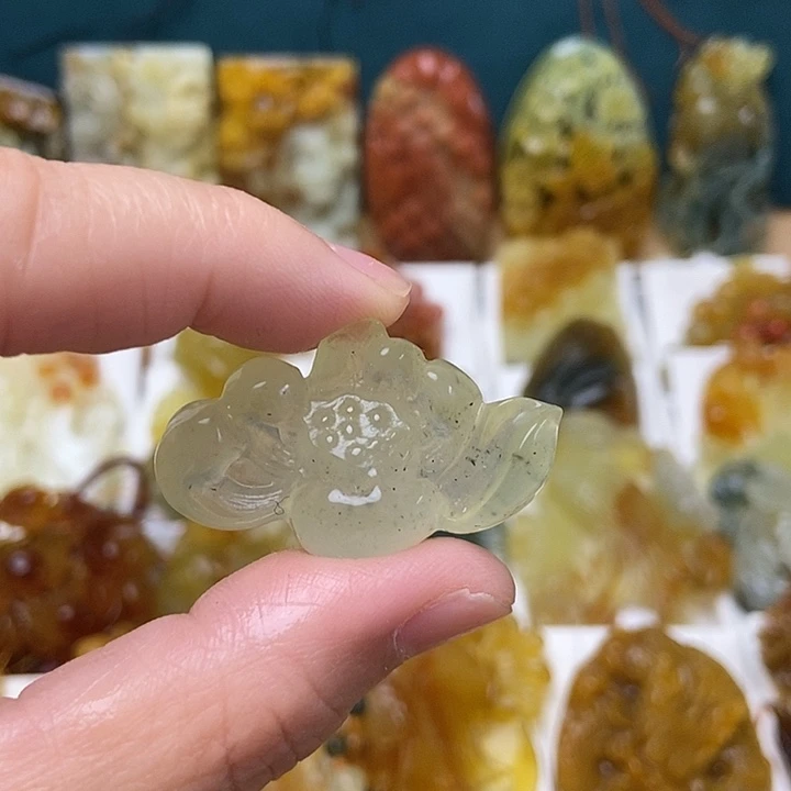 蛇纹石玉合金颈饰
