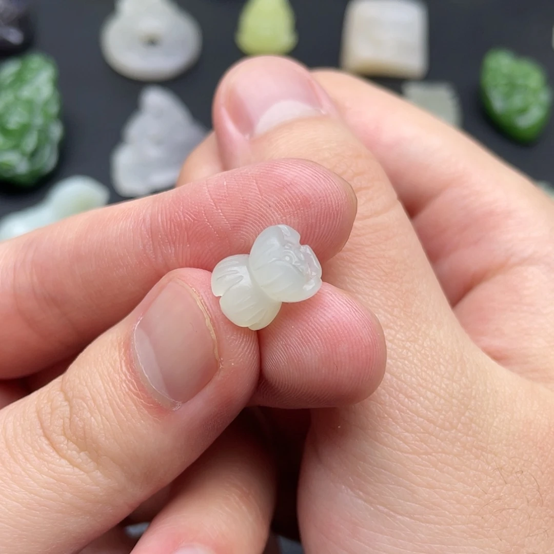 【闪购商品】颈饰未镶嵌和田玉