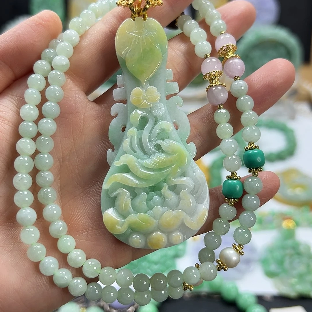 翡翠未镶嵌颈饰吊坠