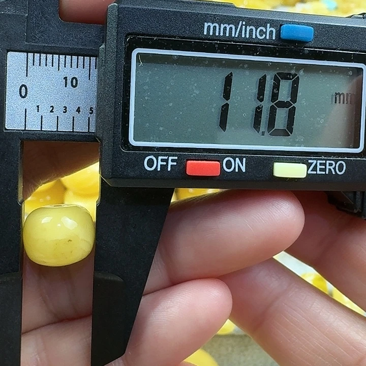 蜜蜡未镶嵌裸石25杂