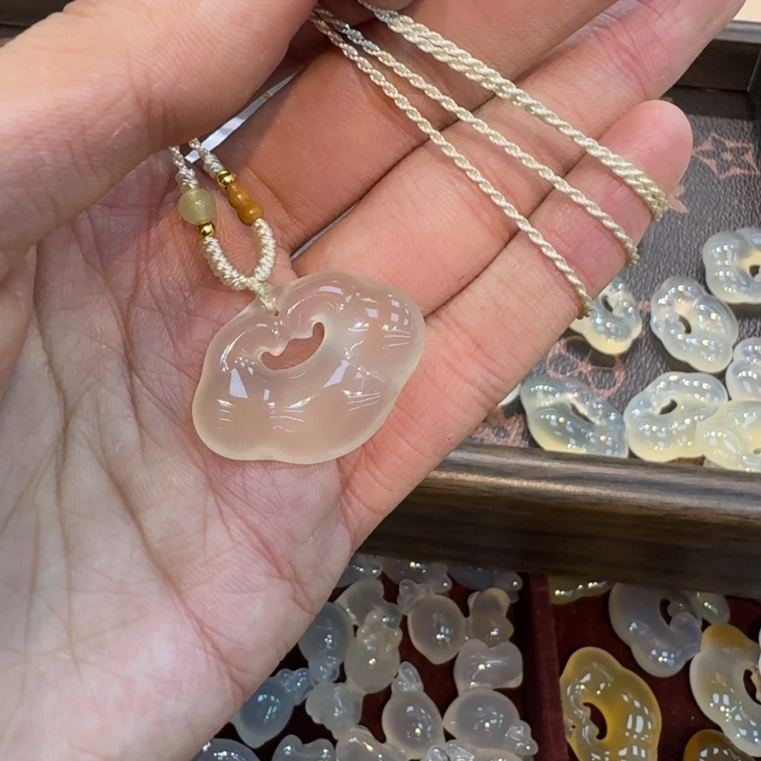 玛瑙/玉髓未镶嵌颈饰《不退不换》