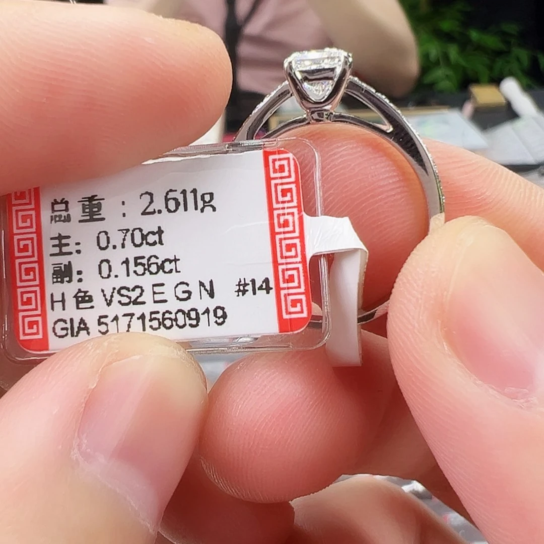 钻石戒指/指环18K金镶嵌