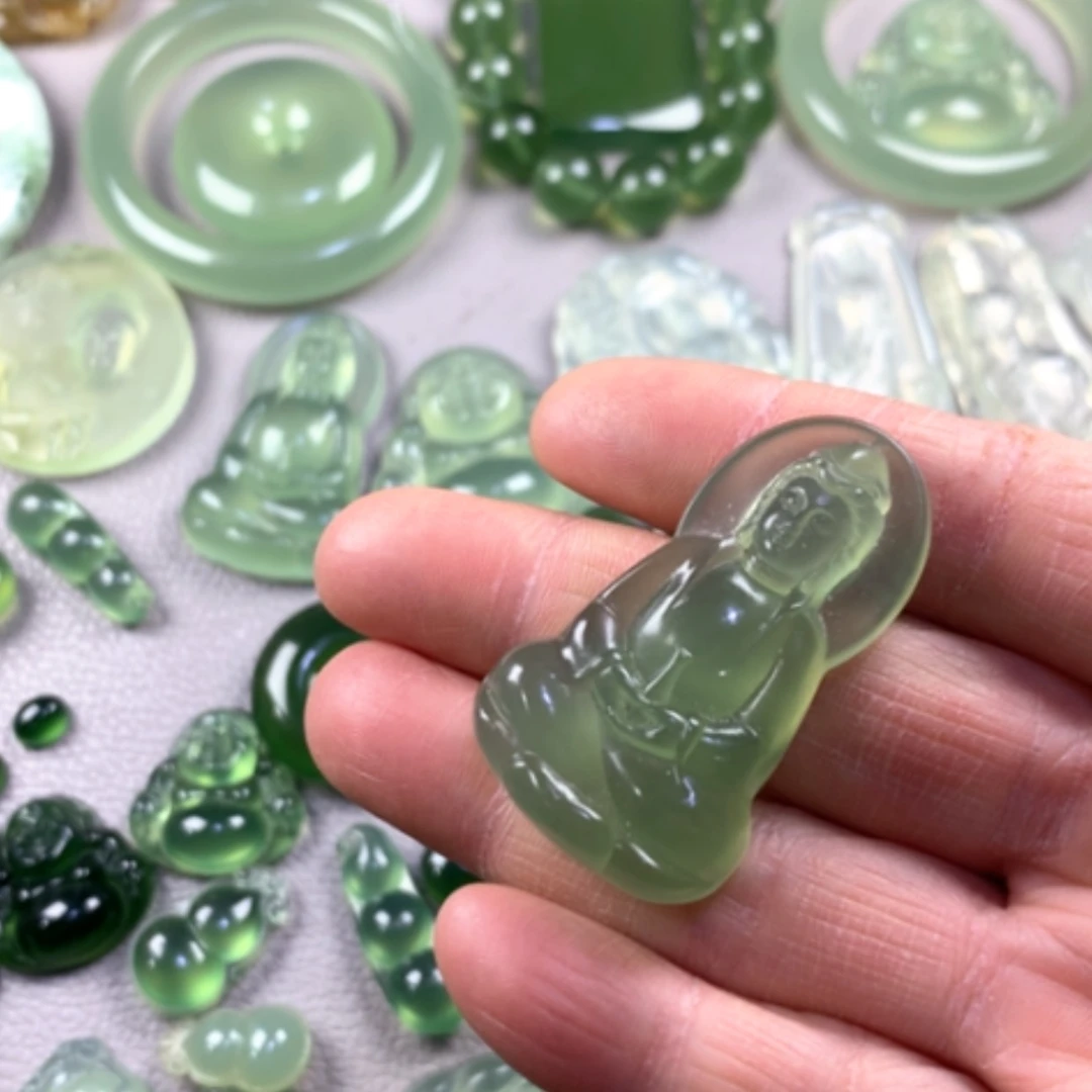 【闪购商品】蛇纹石玉岫玉未镶嵌好**，