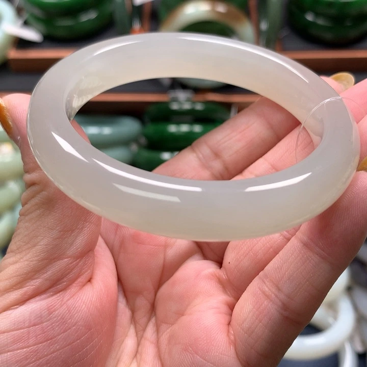 【闪购商品】未镶嵌手镯和田玉