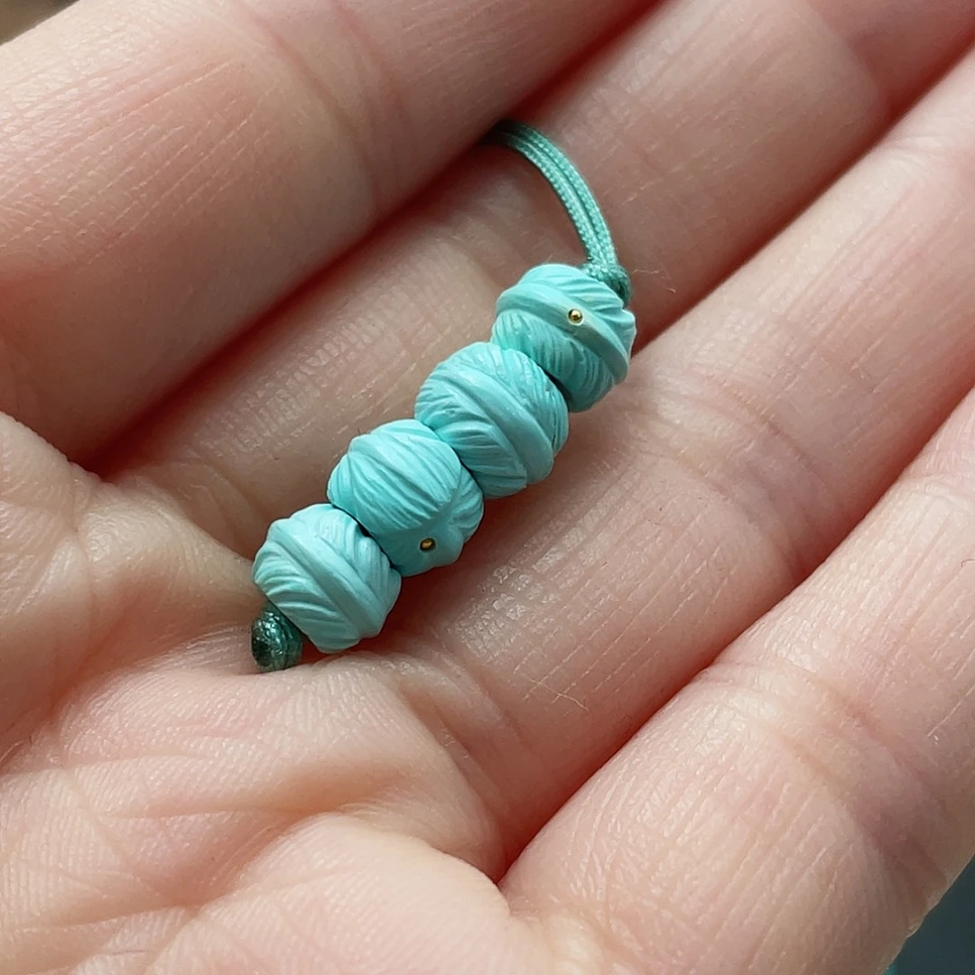 绿松石颈饰未镶嵌