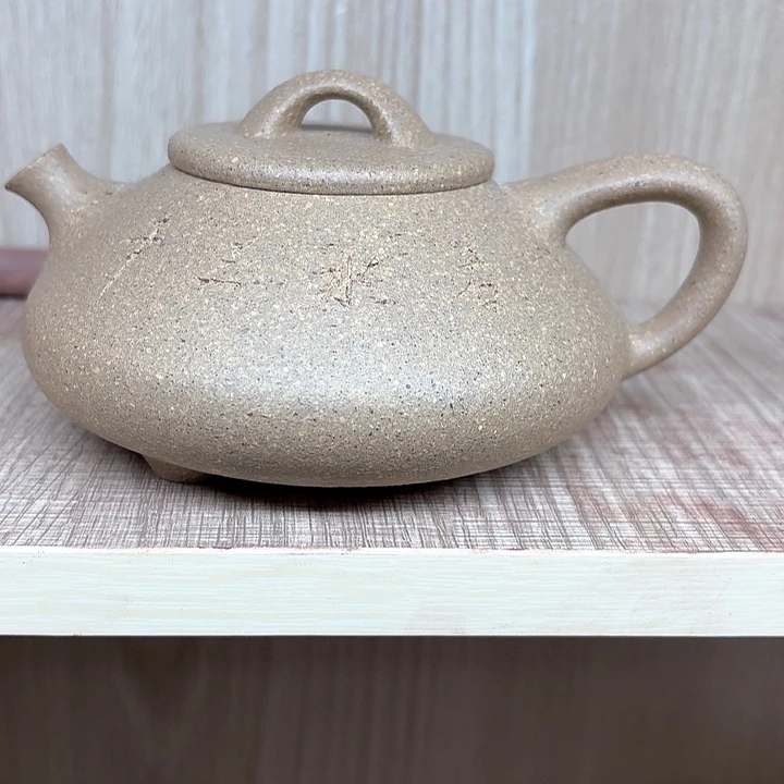 紫砂茶壶否***。手工制作工艺精湛