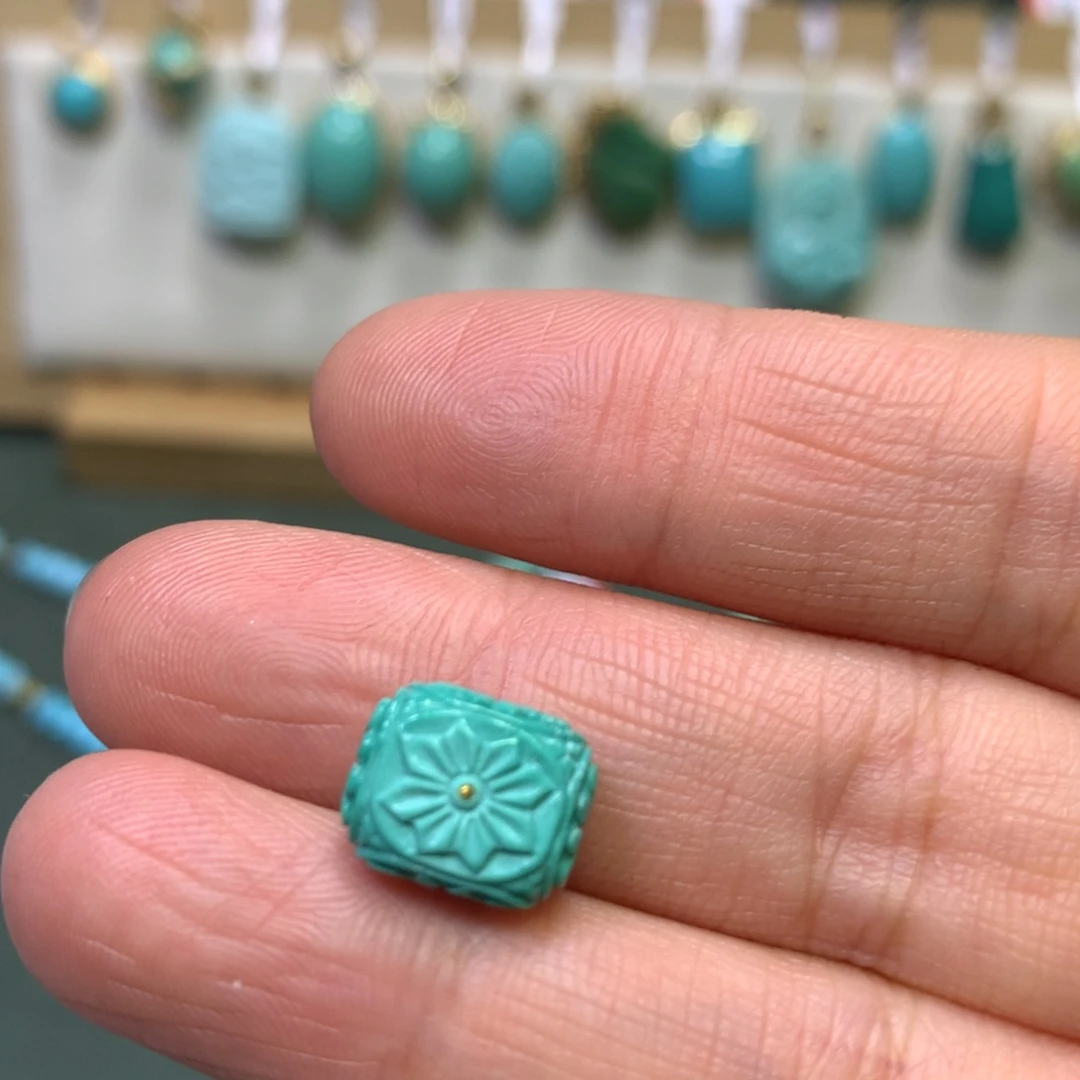 绿松石配饰未镶嵌