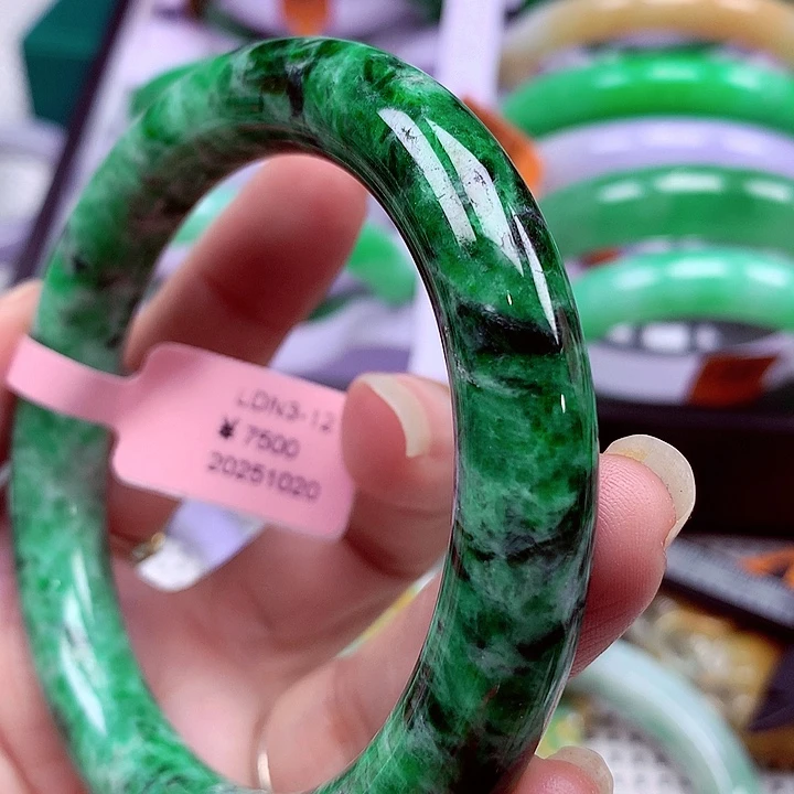 翡翠未镶嵌手镯翡翠