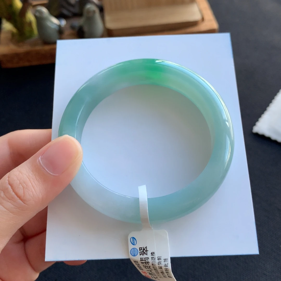 翡翠未镶嵌手镯翡翠