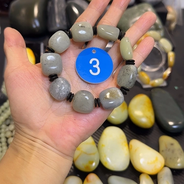 和田玉（糖玉）未镶嵌手链