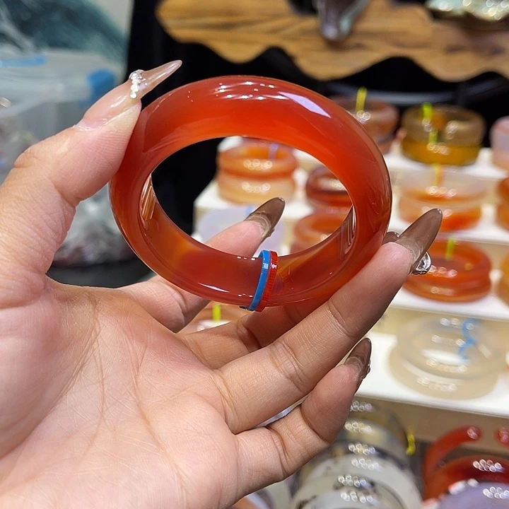 玛瑙/玉髓手镯未镶嵌