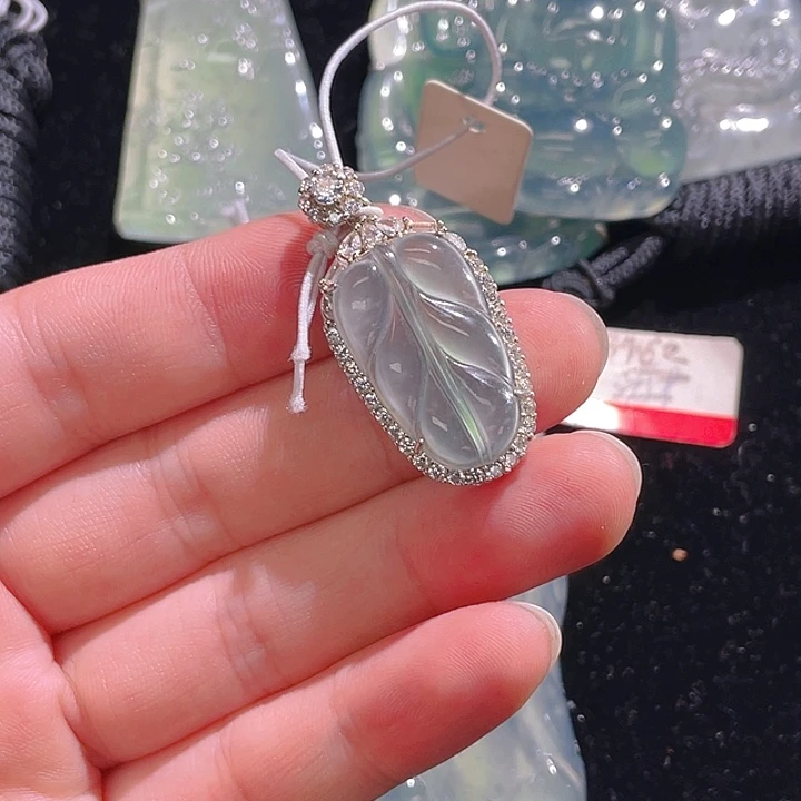 翡翠颈饰未镶嵌57，