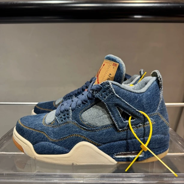 全新未使用 MM6 40码 原盒 AJ4 levis denim李维斯 牛仔蓝 篮球鞋
