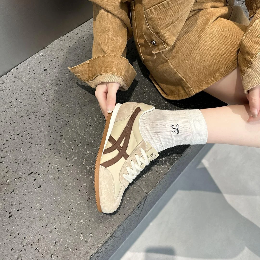 2025秋 轻软舒适 新透气舒适柔软德迅鞋平底女潮鞋休闲鞋板鞋女鞋