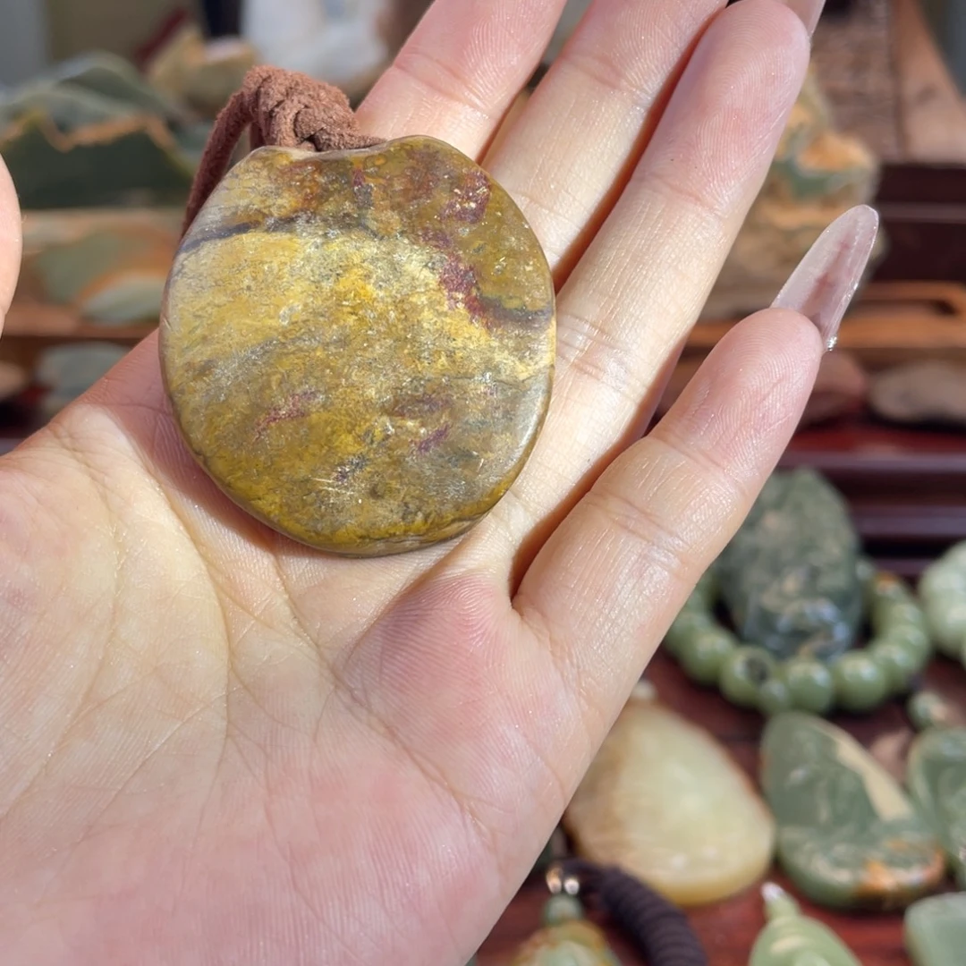 岫岩河磨玉（透闪石质玉）未镶嵌把件