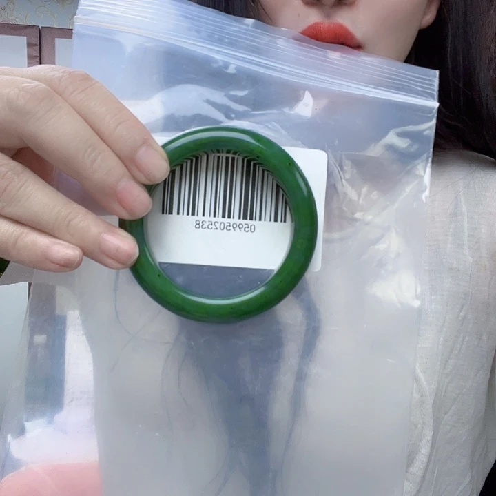 和田玉未镶嵌手镯包容