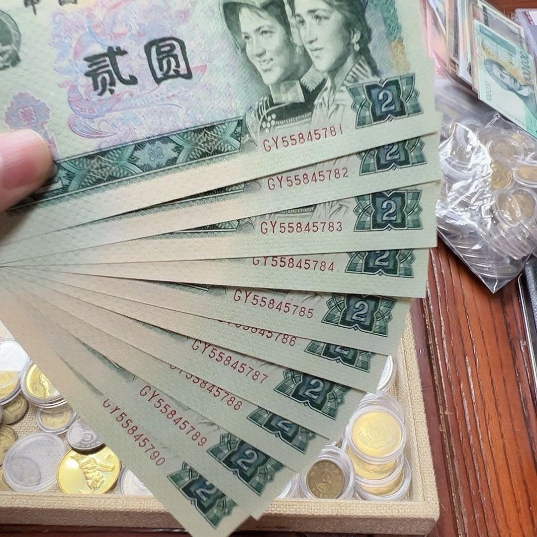 拍品。