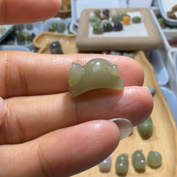 未镶嵌和田玉珠宝半成品