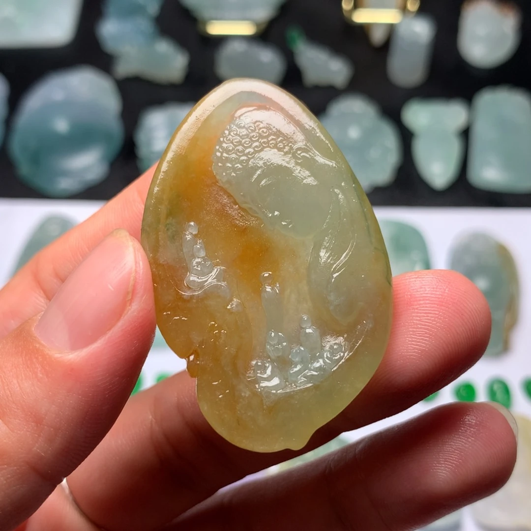 定制翡翠未镶嵌佛观天下