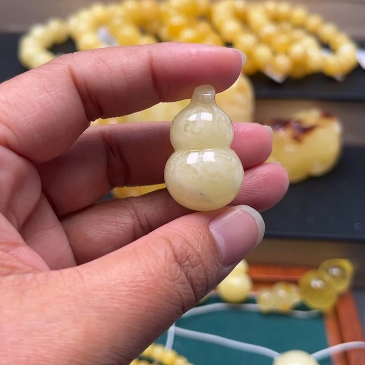 *****琥珀未镶嵌珠宝奇石M136号白虎皮微瑕