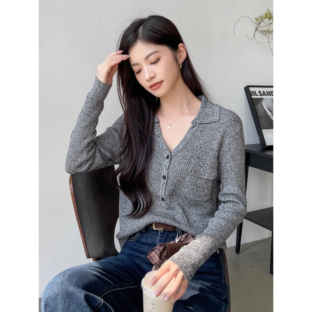 灰色v领针织打底衫女2025新款春秋翻领长袖显瘦气质内搭上衣修身