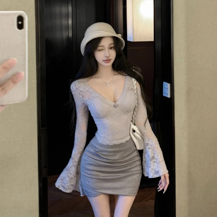 纯欲风套装女v领长袖蕾丝T恤女冬季新款修身上衣包臀半身裙两件套