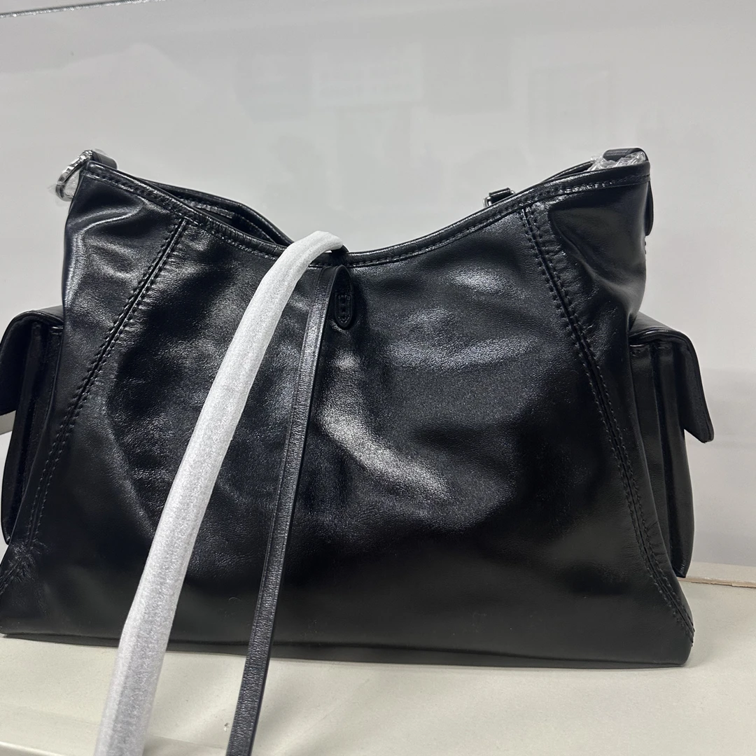 *数字=编码/特级渠道货/顺丰包邮/时尚耐用包包/休闲黑色真皮小众