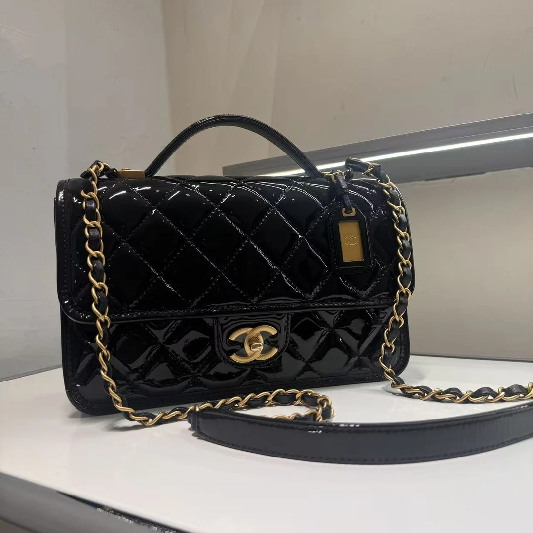 99新 Chanel/香奈儿 黑金漆皮横板邮差包 芯片款/18032499