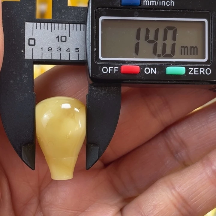 蜜蜡未镶嵌裸石38杂