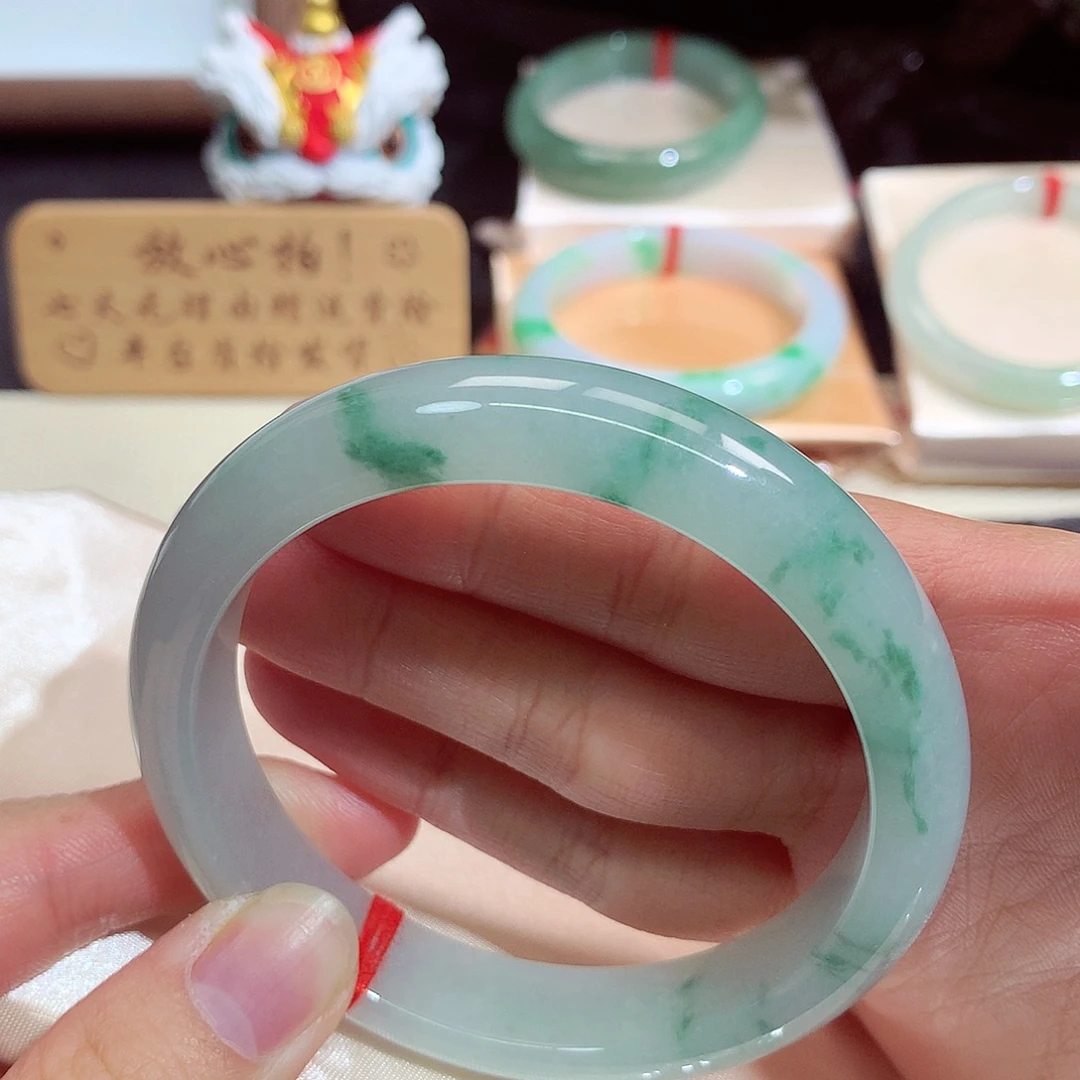 翡翠未镶嵌手镯2250