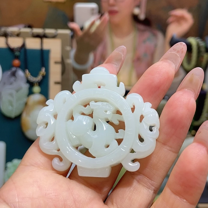 【闪购商品】颈饰未镶嵌和田玉