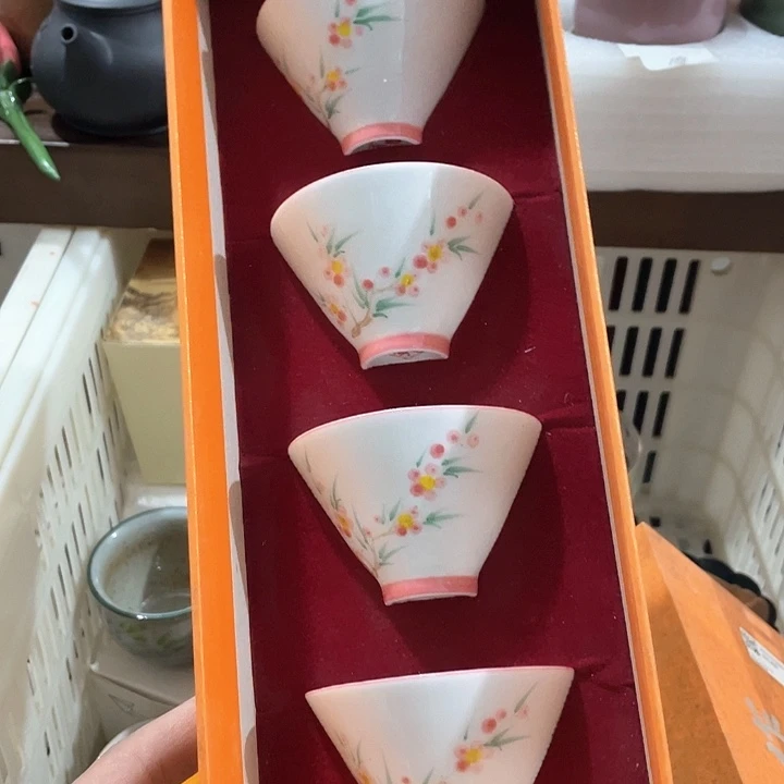 陶瓷茶具全部清清完回家过年