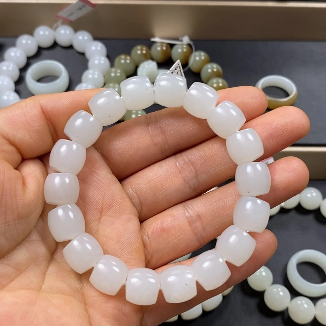 喜***然和田玉戒指未镶嵌