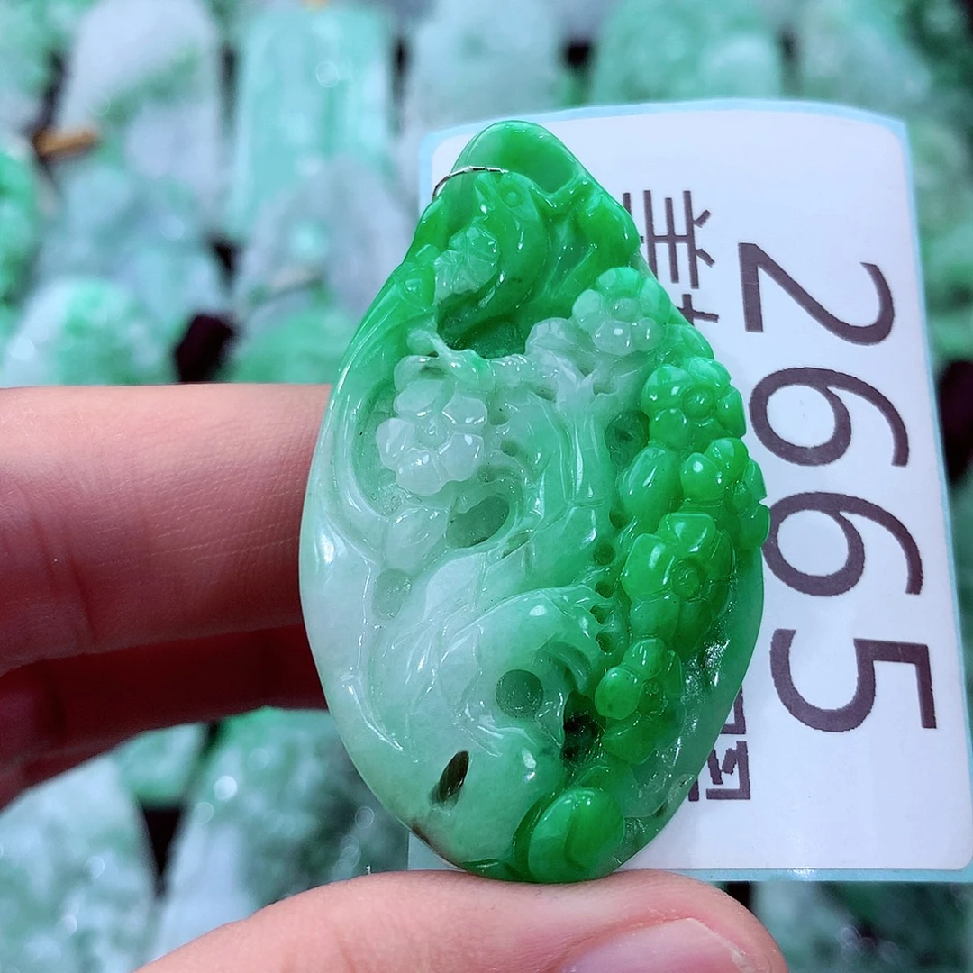 翡翠未镶嵌吊坠(不含链)