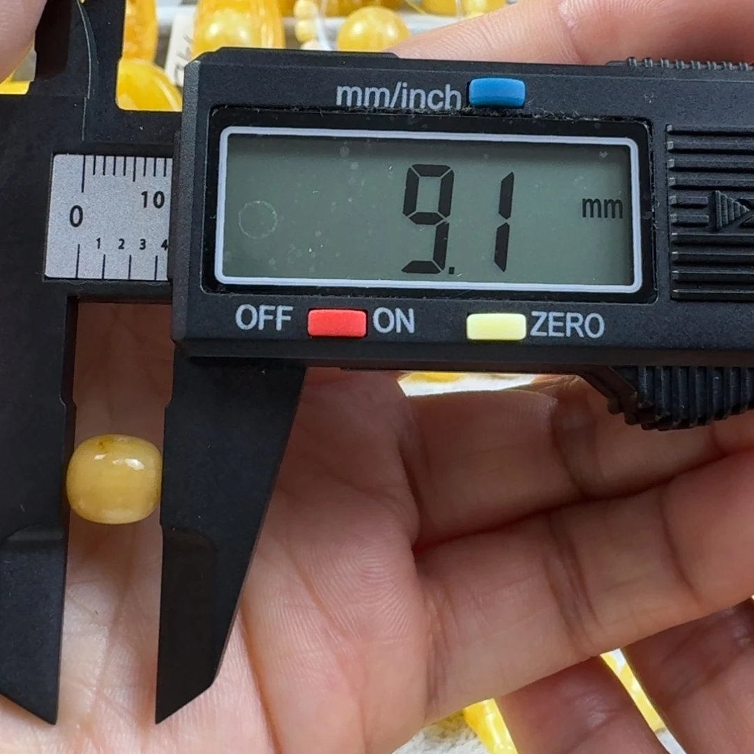 蜜蜡未镶嵌裸石16杂