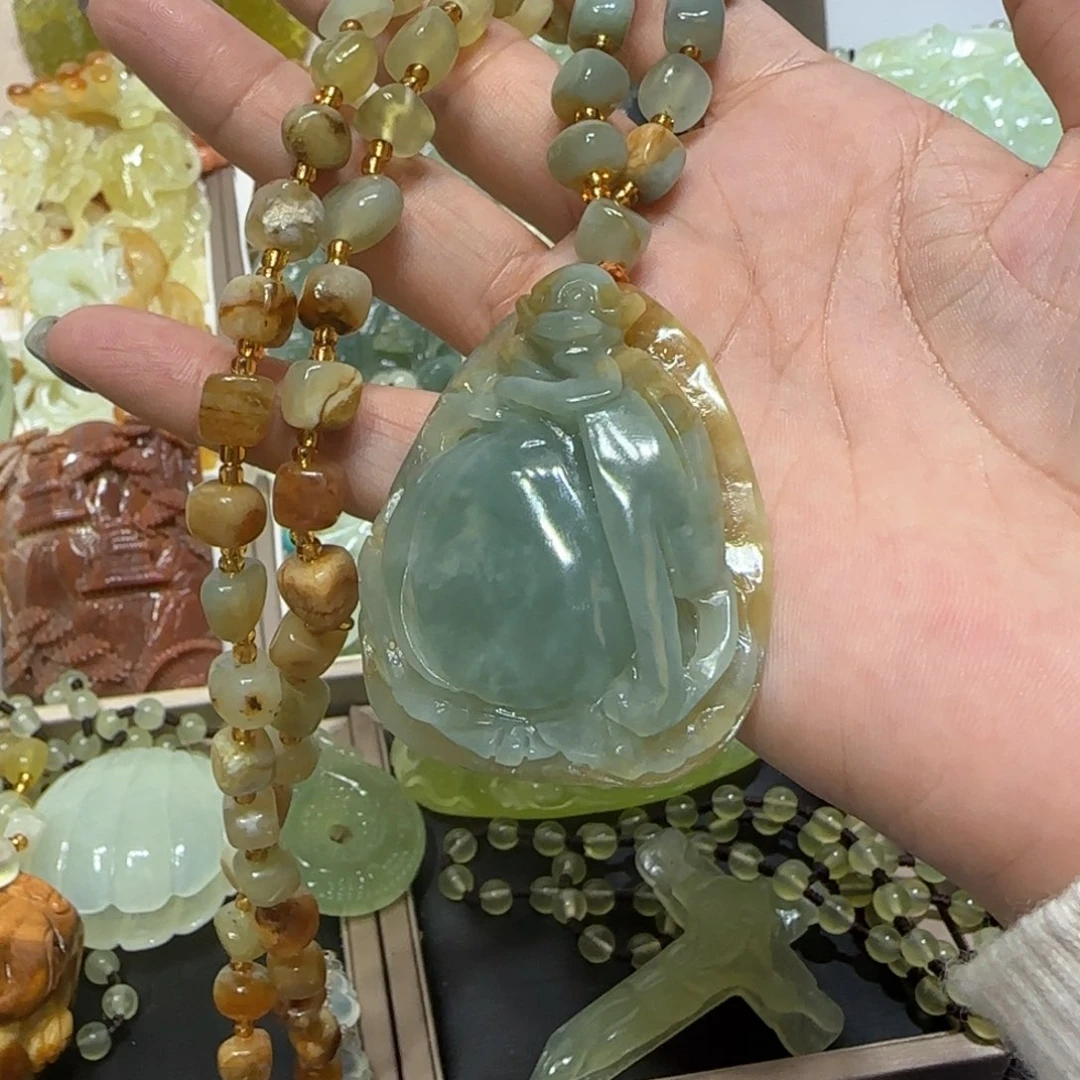 未镶嵌蛇纹石玉吊坠