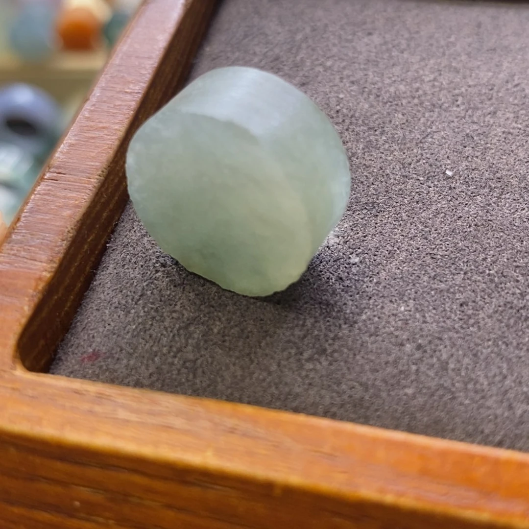 定制翡翠未镶嵌翡翠平扣