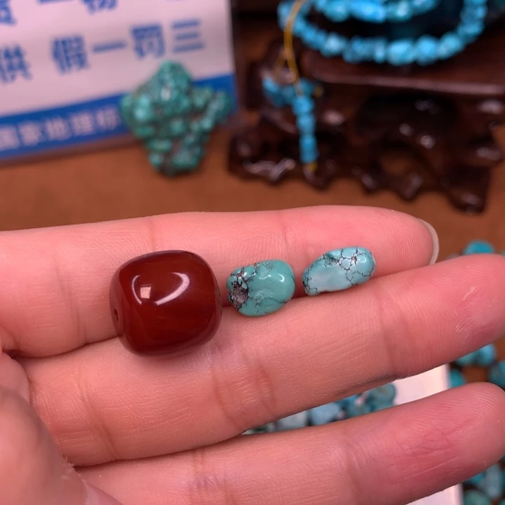 玛瑙/玉髓原矿未镶嵌m****颜