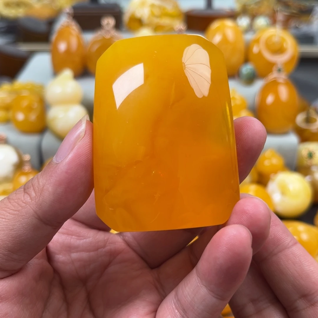 蜜蜡未镶嵌珠宝奇石