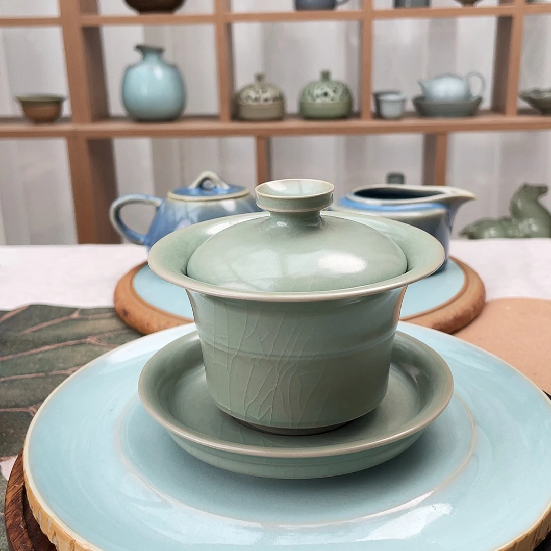 微微瑕仿古青绿三才马蹄盖碗