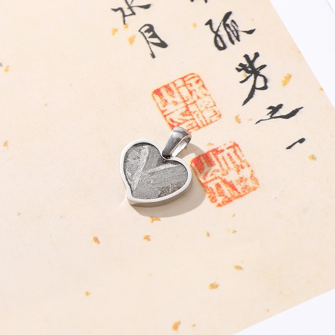 一了个卜【雪冬】阿勒泰爱心小吊坠