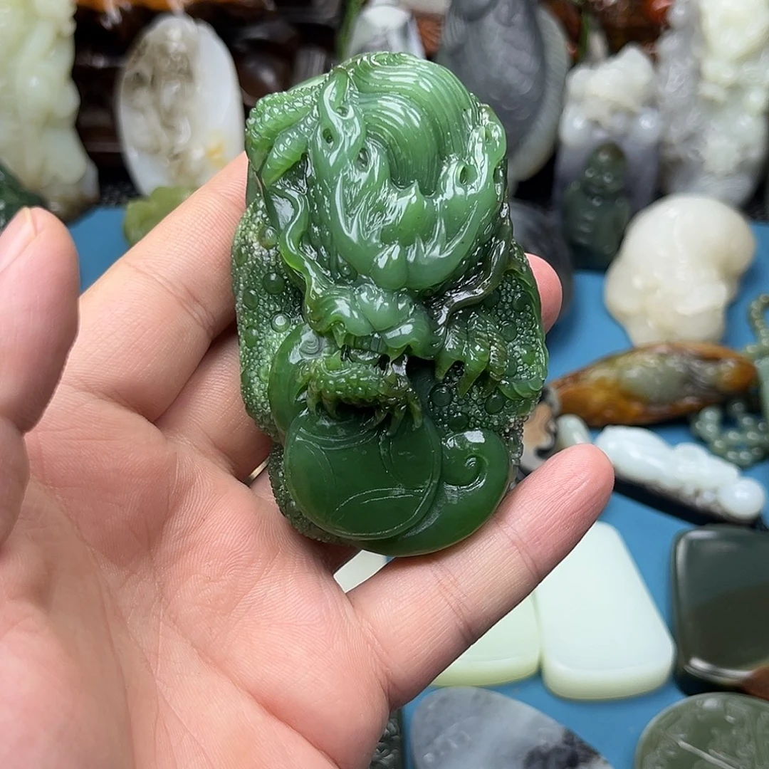 和田玉未镶嵌颈饰俄碧龙