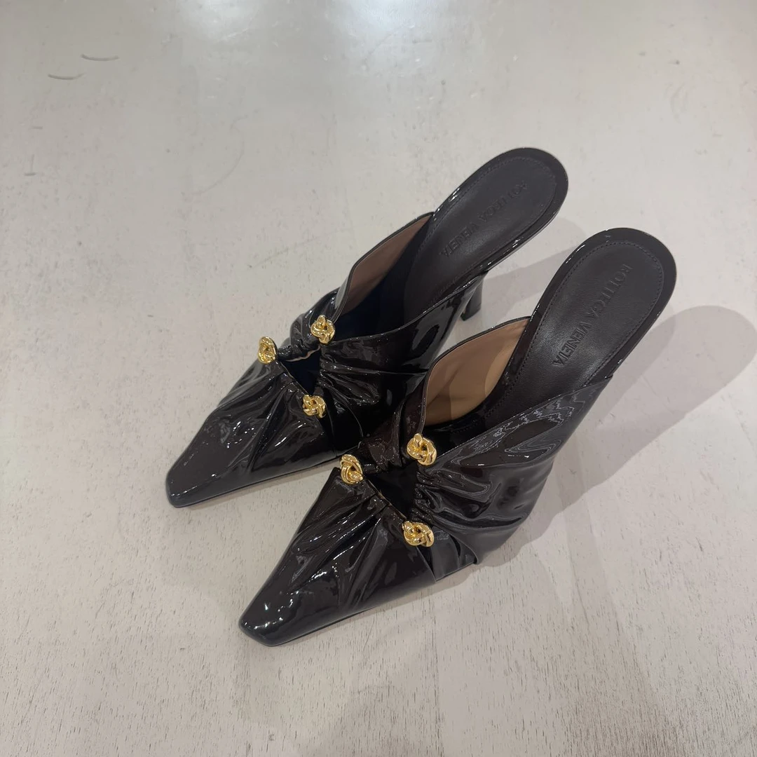 全新未使用 BOTTEGA VENETA/葆蝶家 黑色女巫高跟拖鞋