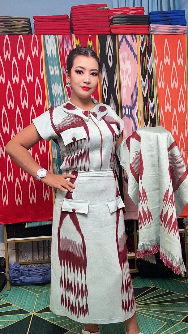 女装艾德莱斯民族风连衣裙