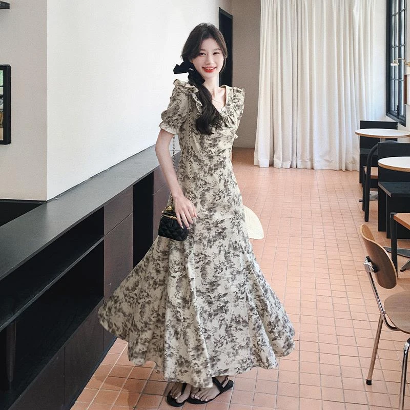 茶歇法式碎花连衣裙女夏2025新款高级感气质显瘦别致漂亮鱼尾长裙